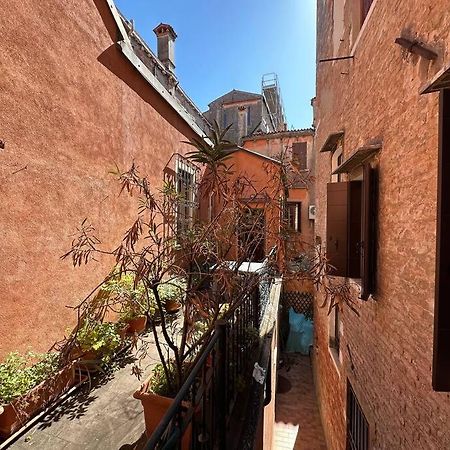 Terrace Suite Venesia Bagian luar foto